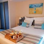 Logis Le Pelican & Son Restaurant Hotell Vernantes