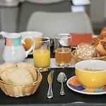 Logis Le Pelican & Son Restaurant Vernantes