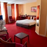 Logis Le Pelican & Son Restaurant 3* Vernantes