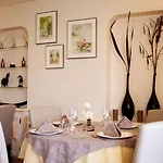 فندق Logis Le Pelican & Son Restaurant 3*