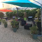 Otel Logis Le Pelican & Son Restaurant Vernantes