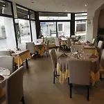 Logis Le Pelican & Son Restaurant 3* Vernantes