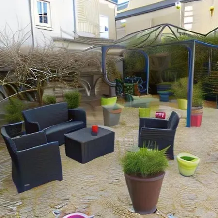 Hotel Logis Le Pelican & Son Restaurant 3*