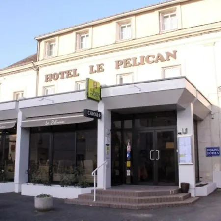Logis Le Pelican Hotel 3*