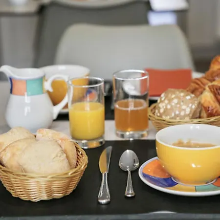 Logis Le Pelican & Son Restaurant Vernantes