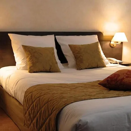 Logis Le Pelican & Son Restaurant Vernantes