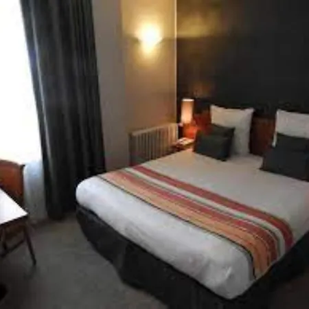 Logis Le Pelican & Son Restaurant 3* Vernantes