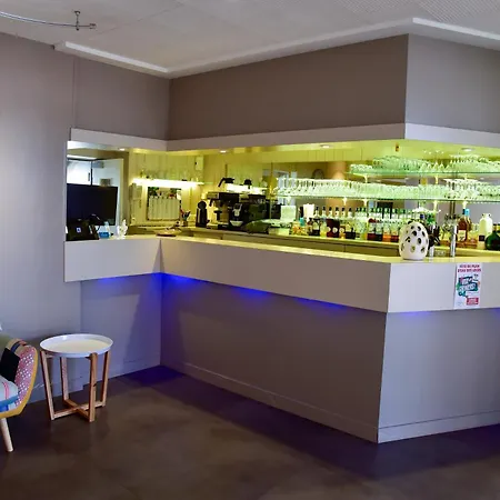 Logis Le Pelican & Son Restaurant 3* Vernantes