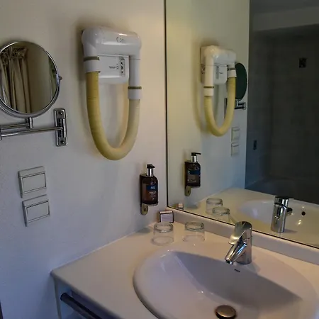 Hotel Logis Le Pelican & Son Restaurant