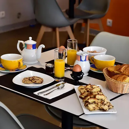 Hotell Logis Le Pelican & Son Restaurant Vernantes