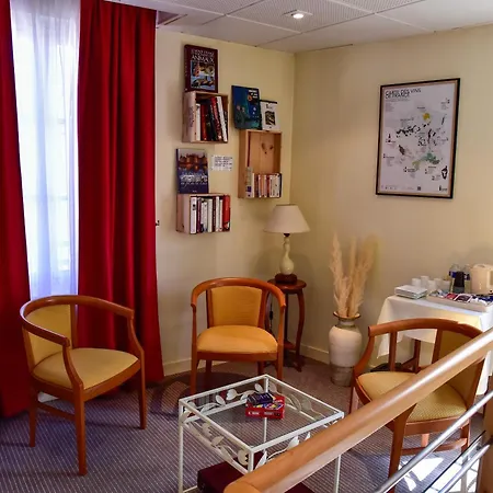 Отель Logis Le Pelican & Son Restaurant Vernantes