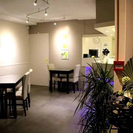 Le Pelican Hotel 3*