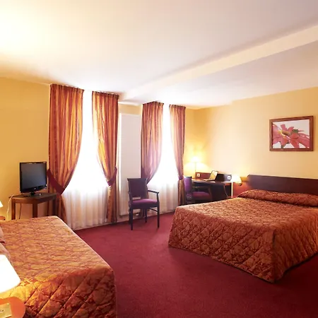 Otel Logis Le Pelican & Son Restaurant