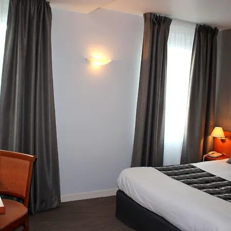 Otel Logis Le Pelican & Son Restaurant Vernantes