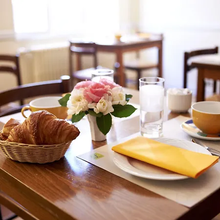 Logis Le Pelican & Son Restaurant 3* Vernantes