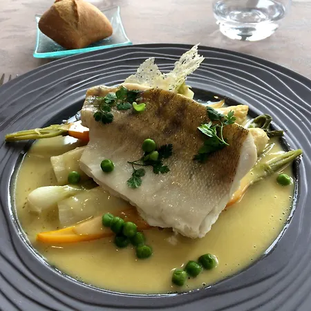 Logis Le Pelican & Son Restaurant 3*