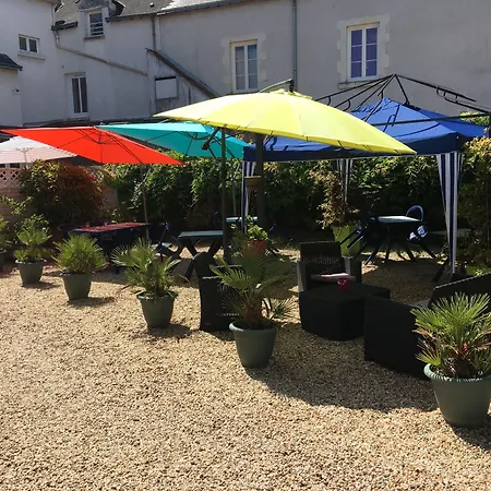Logis Le Pelican & Son Restaurant Отель Vernantes