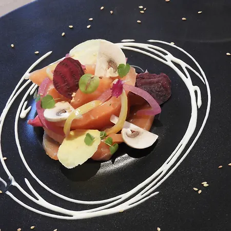 Logis Le Pelican & Son Restaurant Otel Vernantes