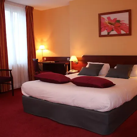 Otel Logis Le Pelican & Son Restaurant Vernantes