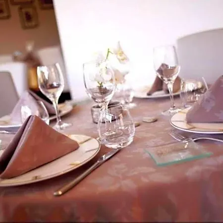 Logis Le Pelican & Son Restaurant