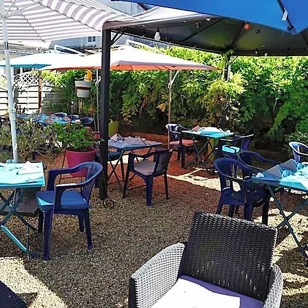 Hotel Logis Le Pelican & Son Restaurant