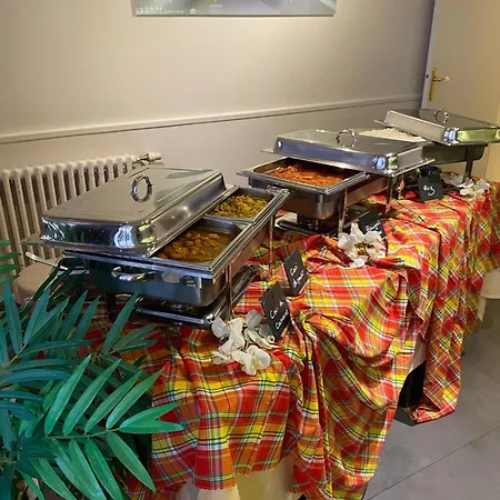 Logis Le Pelican & Son Restaurant 3*