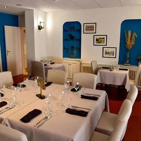 Logis Le Pelican & Son Restaurant Отель Vernantes