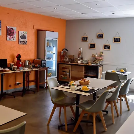 Logis Le Pelican & Son Restaurant Vernantes