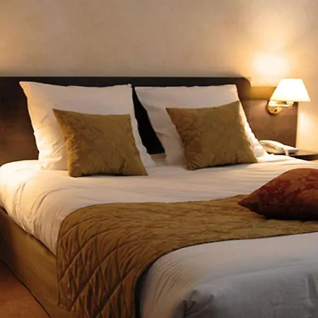 Logis Le Pelican & Son Restaurant 3* Vernantes