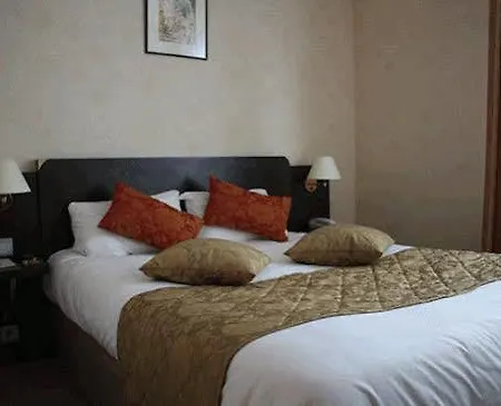 Logis Le Pelican & Son Restaurant 3* Vernantes