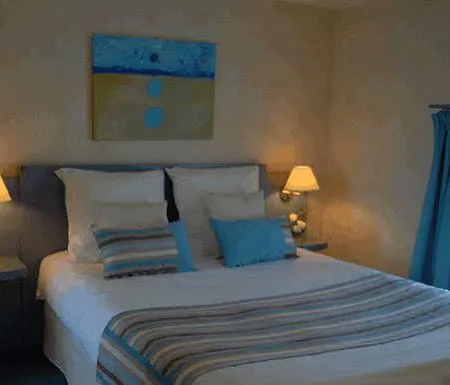 Logis Le Pelican & Son Restaurant Hotel Vernantes