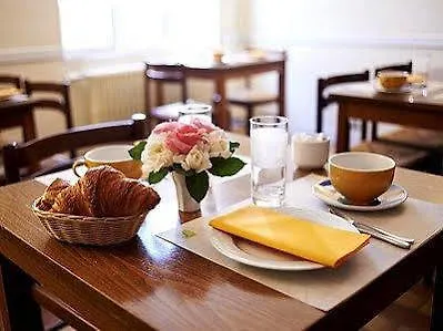 Hotel Logis Le Pelican 3*