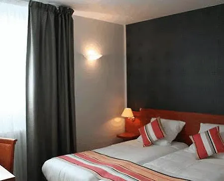 Hotel Logis Le Pelican 3*
