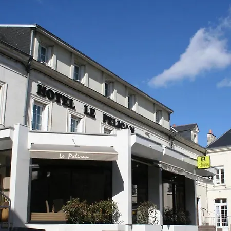 Logis Le Pelican & Son Restaurant Hotell Vernantes