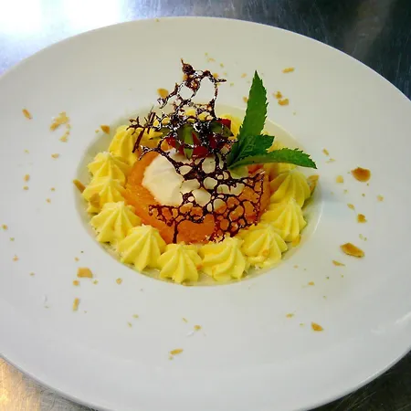 Logis Le Pelican & Son Restaurant 3*
