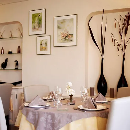 Logis Le Pélican&son Restaurant Hotel 3*