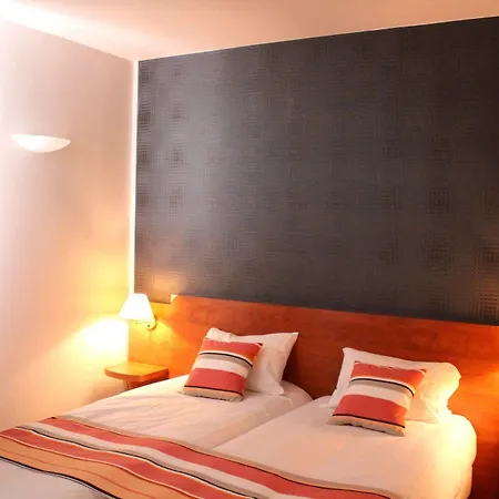 Hotel Logis Le Pelican 3*