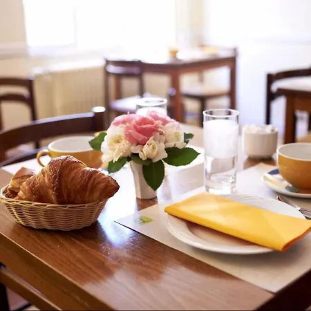 Logis Le Pelican & Son Restaurant 3*