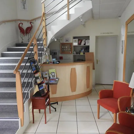 Hotel Logis Le Pelican 3*