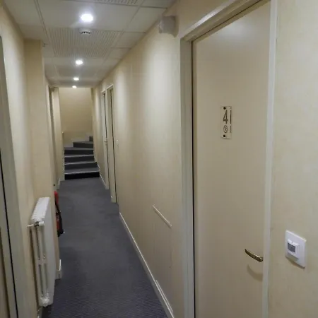 Logis Le Pelican Hotel