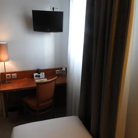 Logis Le Pelican Hotel