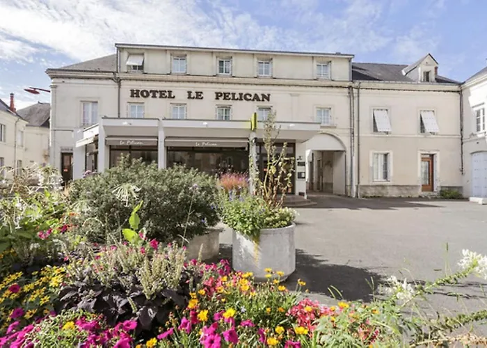 Logis Le Pelican & Son Restaurant Vernantes