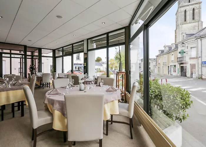 Hotel Logis Le Pelican & Son Restaurant