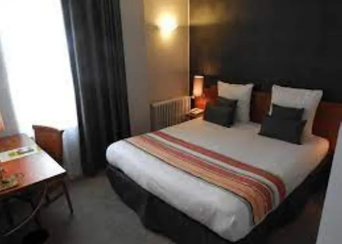 Logis Le Pelican & Son Restaurant 3* Vernantes