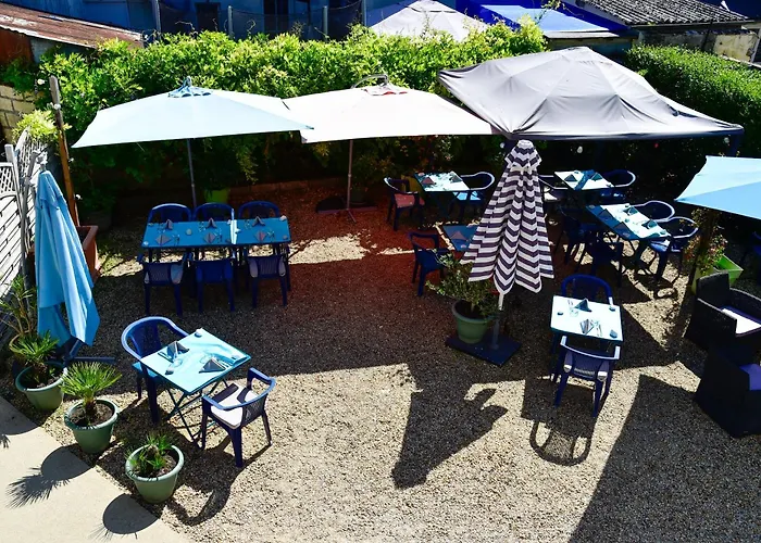 Logis Le Pelican & Son Restaurant Vernantes