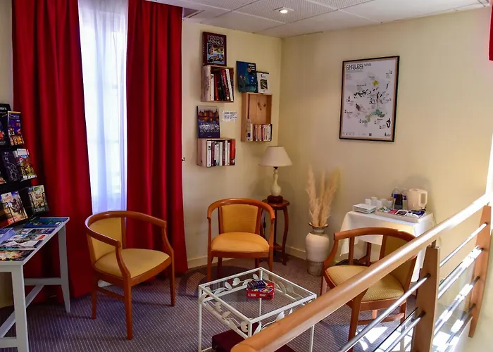 Hotell Logis Le Pelican & Son Restaurant Vernantes