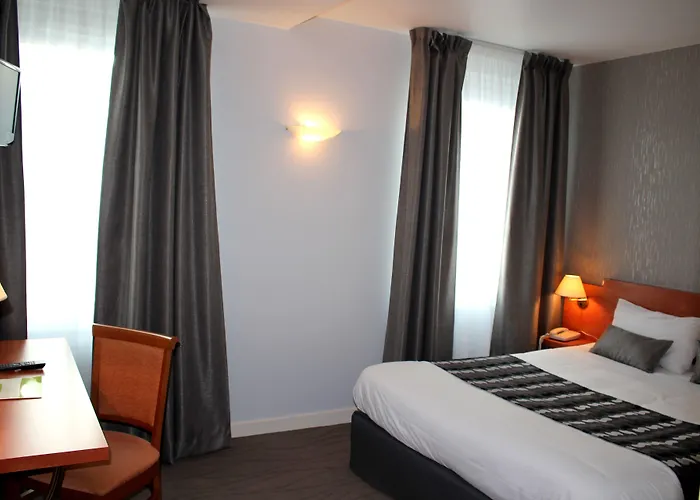 Hotell Logis Le Pelican & Son Restaurant Vernantes