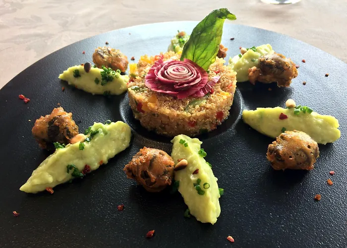 Logis Le Pelican & Son Restaurant Отель 3*