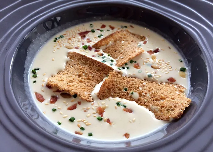 Logis Le Pelican & Son Restaurant Hotel