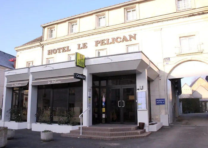Logis Le Pelican & Son Restaurant Hotel 3*